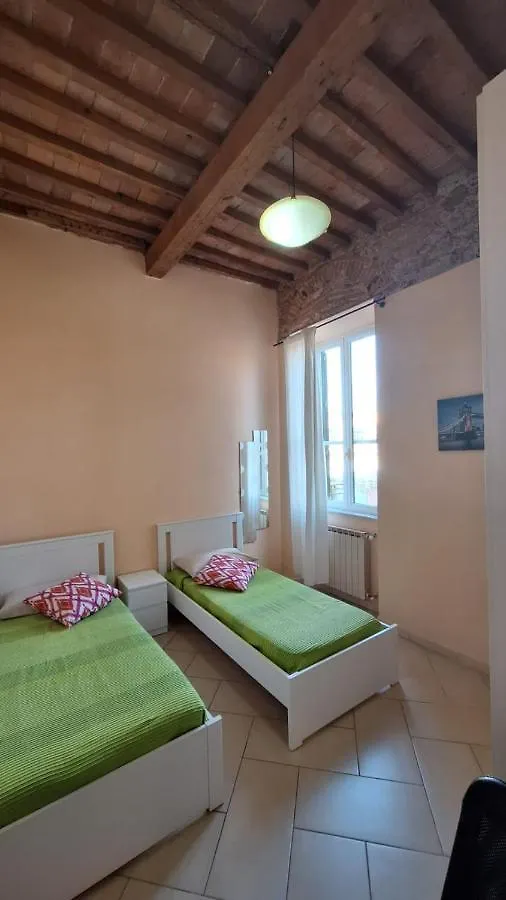Appartamento Centro Citta Free Private Car Parking Livorno Apartment